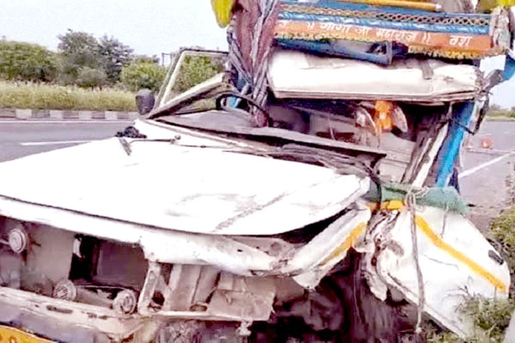 UP Road Accident 12 Pilgrims Killed Bodies Scattered Over More Than 30 Metres